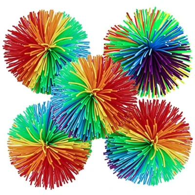 pompons décoratifs colorés